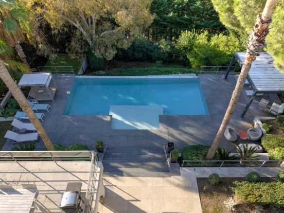 4 Bedroom Villa/House in Cannes 6