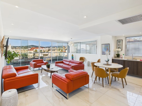 3 Bedroom Apartment in Juan Les Pins 20