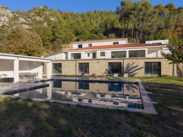4 Bedroom Villa/House in Gemenos 30