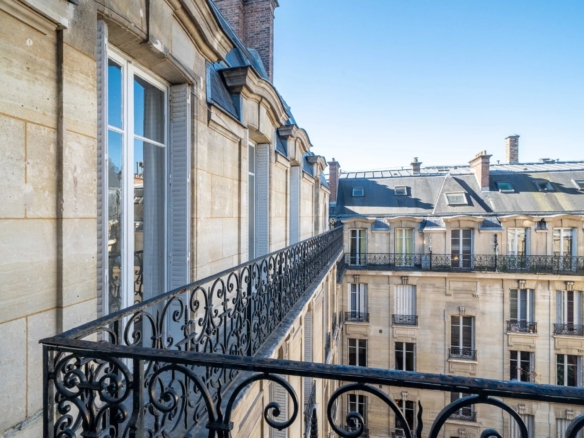 6 Bedroom Apartment in Neuilly Sur Seine 6