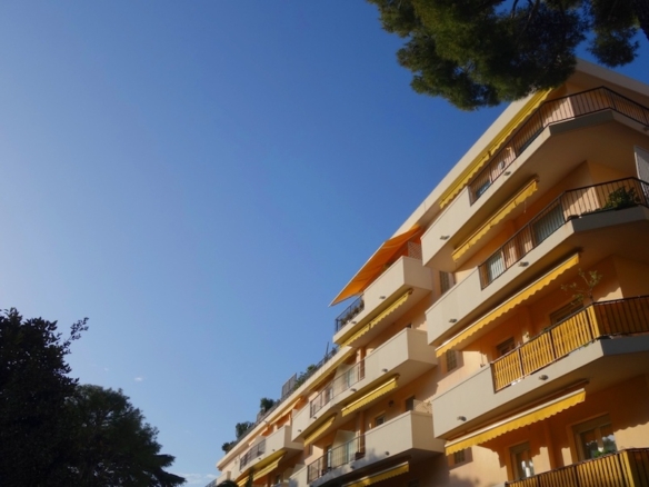 2 Bedroom Apartment in Cap D Ail 26