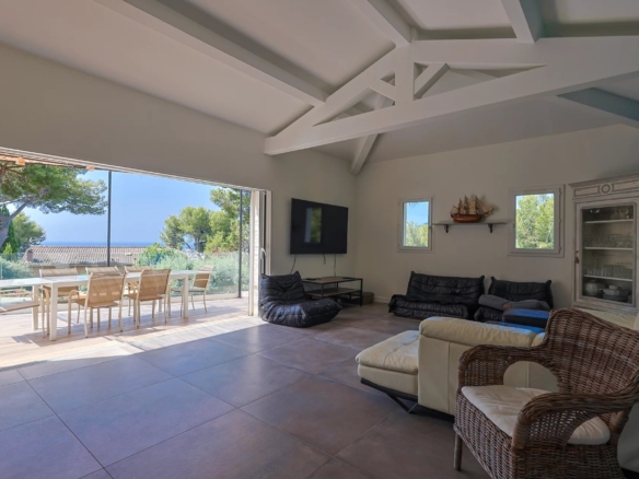 7 Bedroom Villa/House in Carqueiranne 6