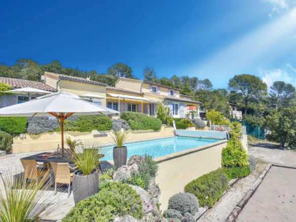 6 Bedroom Villa/House in Entrecasteaux 20