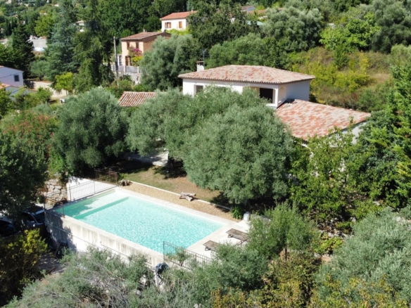 4 Bedroom Villa/House in Montauroux 28