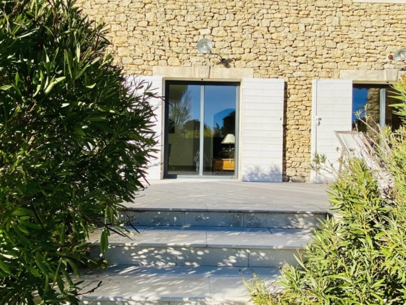 5 Bedroom Villa/House in Gordes 8