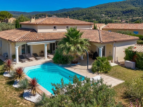 3 Bedroom Villa/House in Aups 4