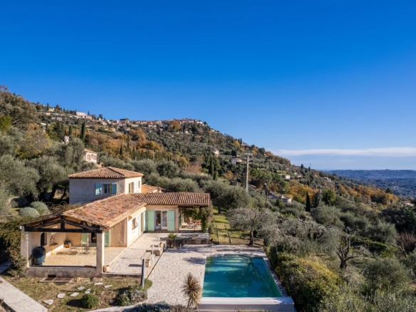 4 Bedroom Villa/House in Cabris 6