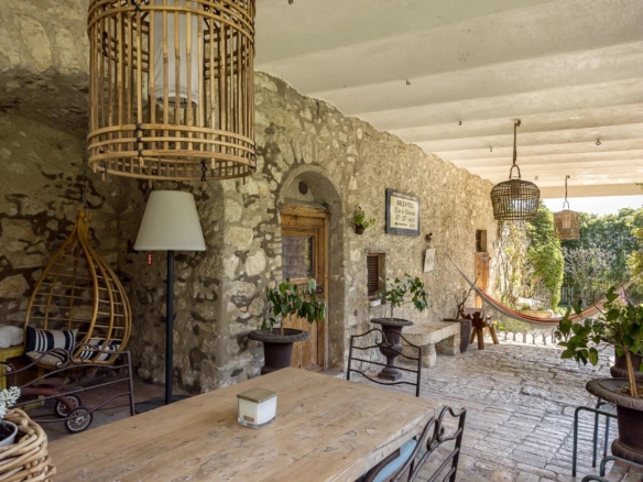 6 Bedroom Villa/House in La Colle Sur Loup 8