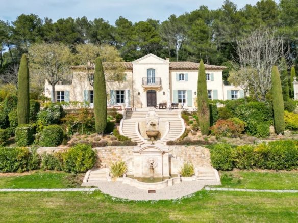 7 Bedroom Villa/House in Aix En Provence 2