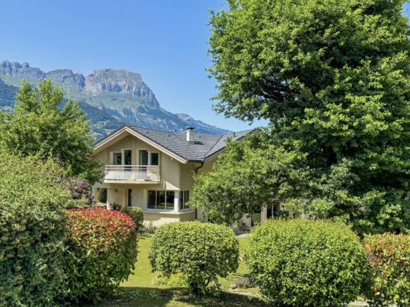 6 Bedroom Villa/House in Domancy 34