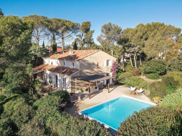 5 Bedroom Villa/House in St Raphael 10