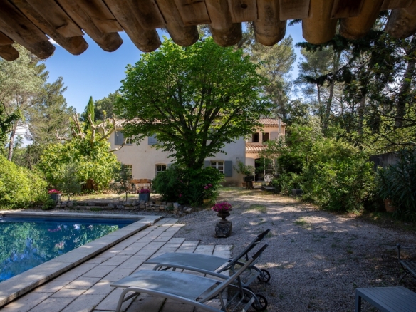 5 Bedroom Villa/House in Luynes 30