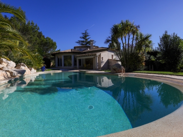 4 Bedroom Villa/House in Meyreuil 24