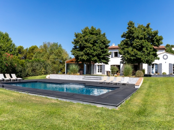 6 Bedroom Villa/House in Aix En Provence 18