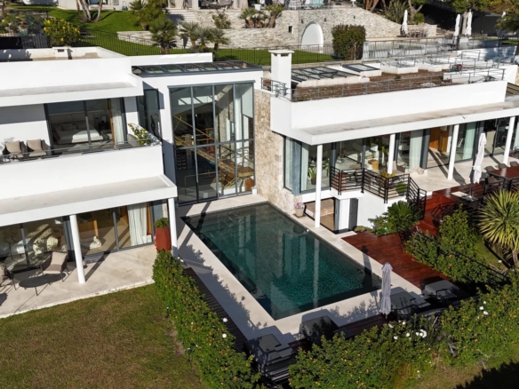 4 Bedroom Villa/House in Eze 20