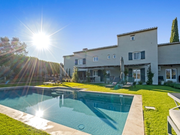 6 Bedroom Villa/House in Plascassier 36