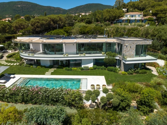 4 Bedroom Villa/House in Cavalaire Sur Mer 8