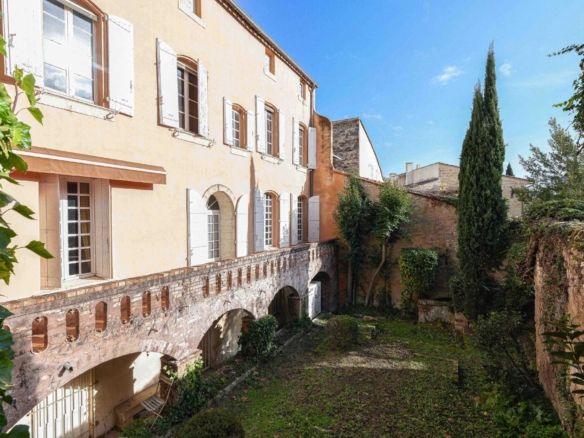 9 Bedroom Villa/House in Uzes 16