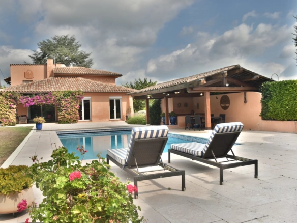 5 Bedroom Villa/House in Valbonne 34