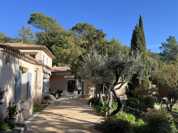 3 Bedroom Villa/House in Claviers 24