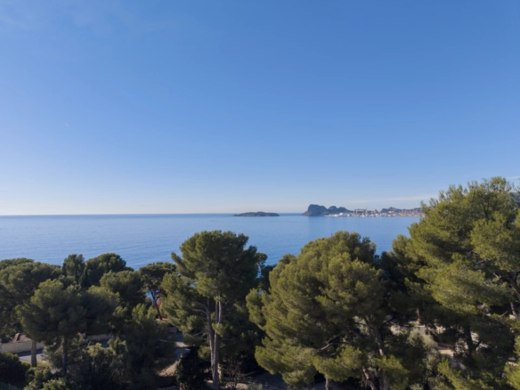 4 Bedroom Villa/House in La Ciotat 32
