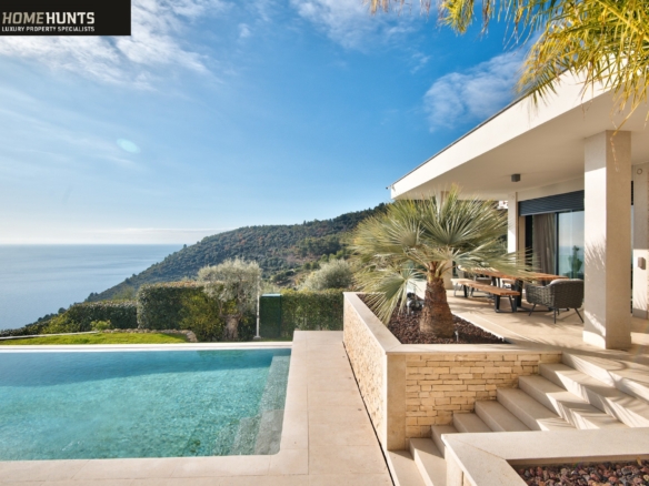 4 Bedroom Villa/House in Eze 24