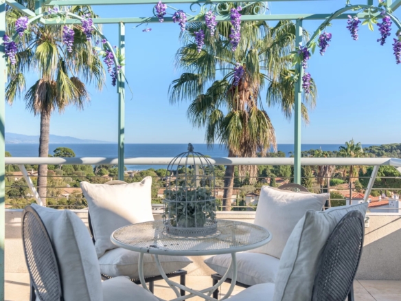 3 Bedroom Apartment in Cap D Antibes 32
