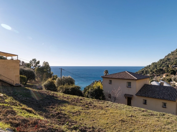 Land in Eze 4