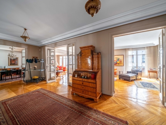 4 Bedroom Apartment in Paris 16th (Trocadéro – Etoile – Passy) 30