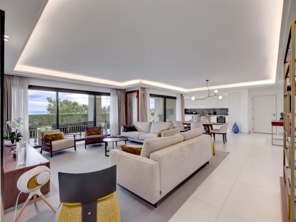 3 Bedroom Apartment in Cannes 16
