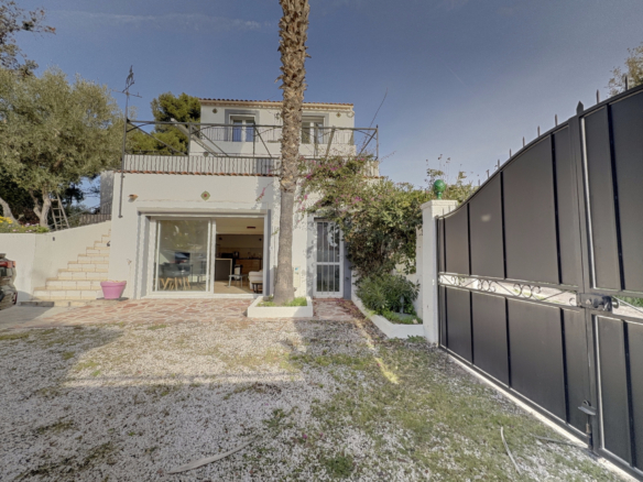 4 Bedroom Villa/House in Six Fours Les Plages 10