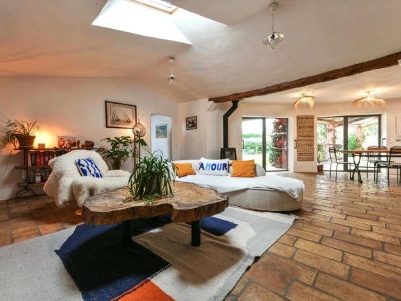 5 Bedroom Villa/House in Uzes 12