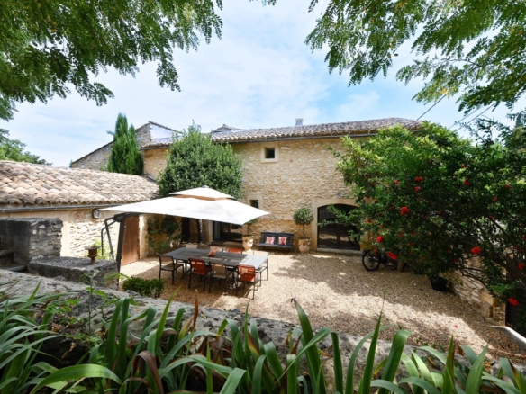8 Bedroom Villa/House in Uzes 18