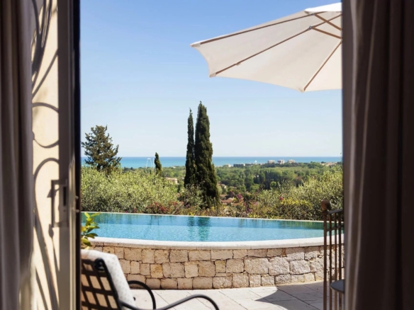 4 Bedroom Villa/House in Biot 34