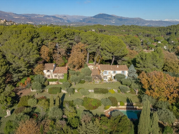8 Bedroom Villa/House in Mougins 6