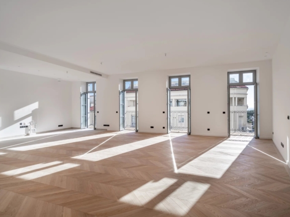 3 Bedroom Apartment in Cannes 32
