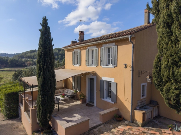 6 Bedroom Villa/House in Le Castellet 34