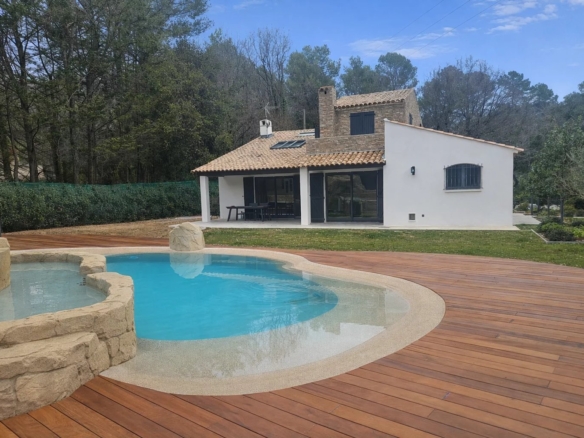 4 Bedroom Villa/House in Roquefort Les Pins 10