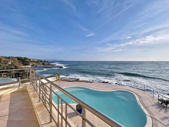 4 Bedroom Villa/House in Les Issambres 2
