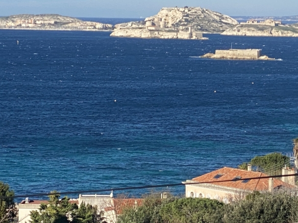6 Bedroom Villa/House in Marseille 30