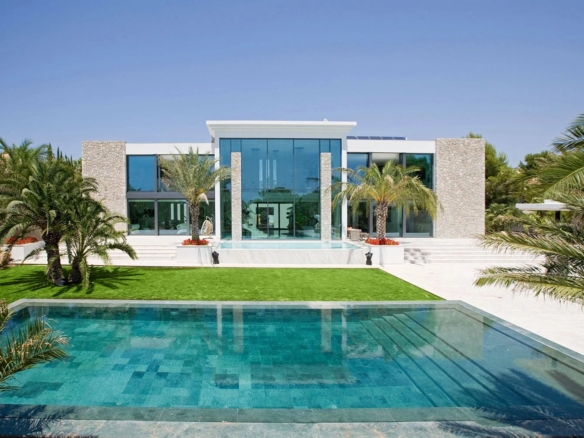 4 Bedroom Villa/House in Santa Ponsa 4