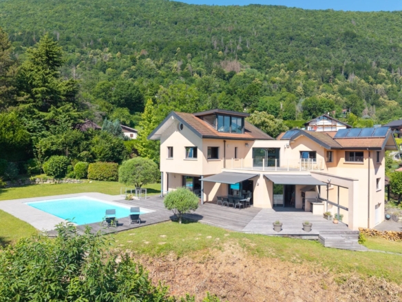6 Bedroom Villa/House in Sevrier 22