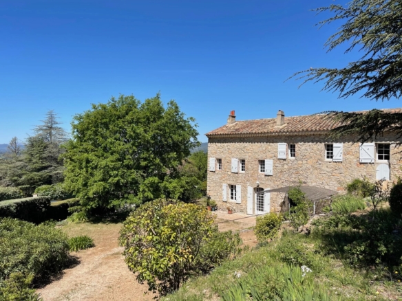 6 Bedroom Villa/House in Le Beausset 28