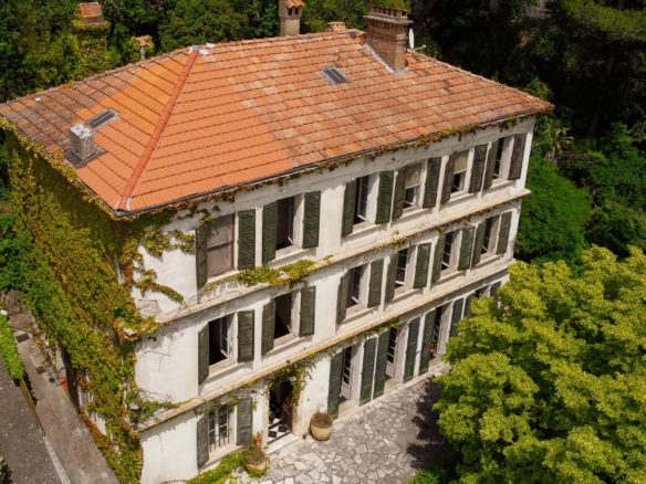 9 Bedroom Villa/House in Grasse 24