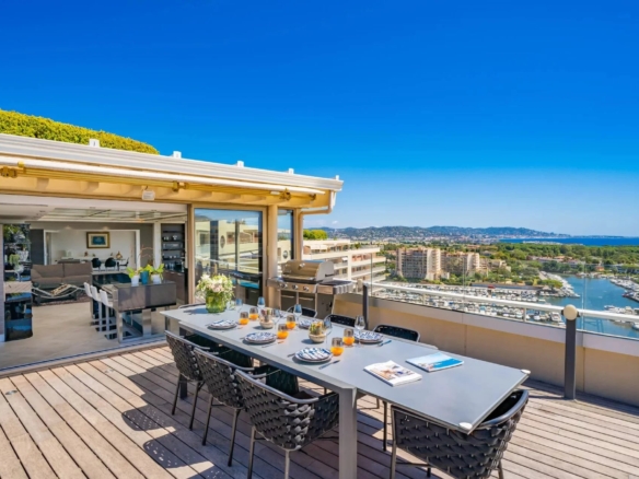 3 Bedroom Apartment in Cannes 22
