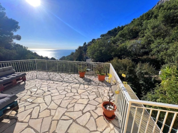 4 Bedroom Villa/House in Roquebrune Cap Martin 10