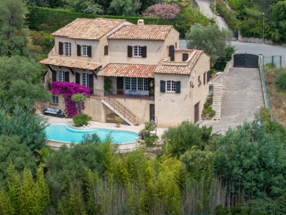 4 Bedroom Villa/House in Mandelieu La Napoule 32