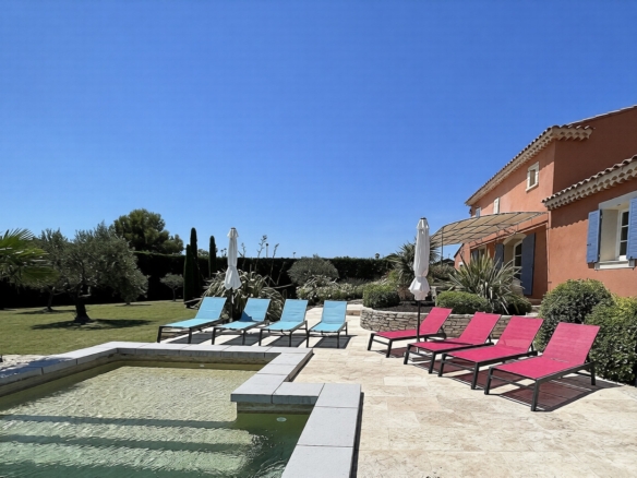 4 Bedroom Castle/Estates in St Pierre De Vassols 24