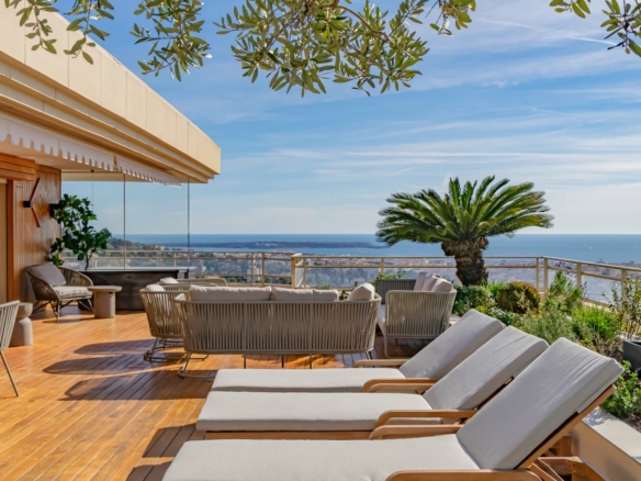 5 Bedroom Apartment in Le Cannet 28