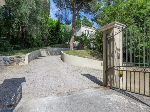 5 Bedroom Villa/House in Mougins 12